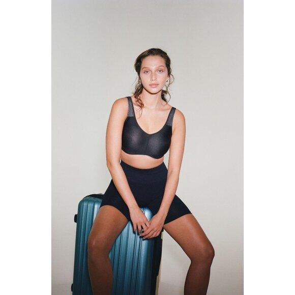 🆕CHANTELLE Everyday High Support Underwire Sports Bra 38DDDD Black #15M1 - Picture 6 of 11